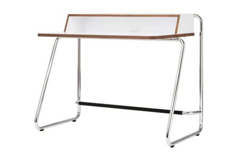 S 1200 Thonet Sekretär mit weißer Arbeitsfläche, Ablage und verchromtem Stahlrohrgestell.